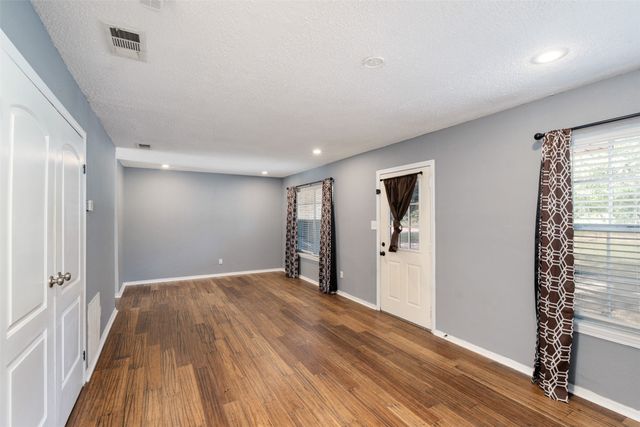 217 Pierce Drive, Mabank, TX 75156
