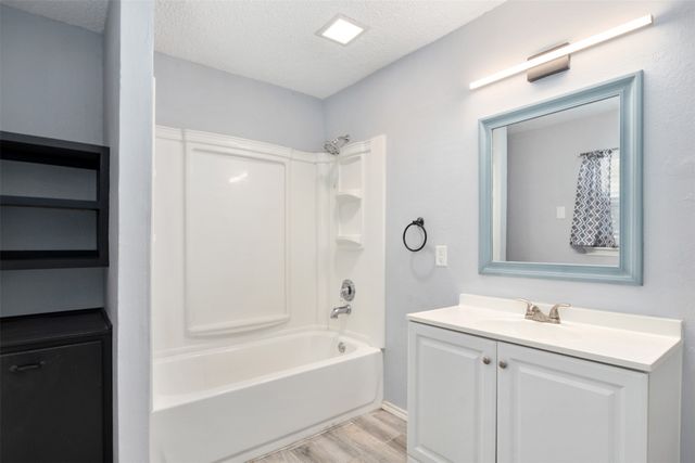 217 Pierce Drive, Mabank, TX 75156