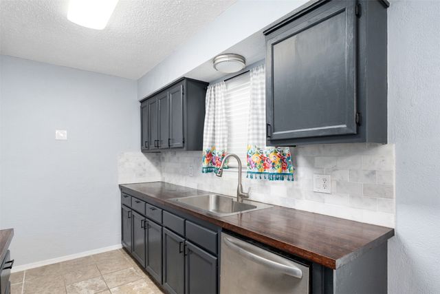 217 Pierce Drive, Mabank, TX 75156