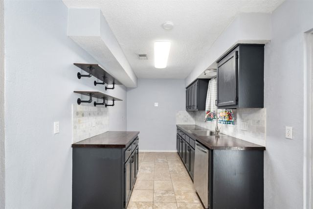 217 Pierce Drive, Mabank, TX 75156