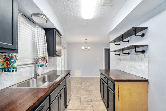 217 Pierce Drive, Mabank, TX 75156