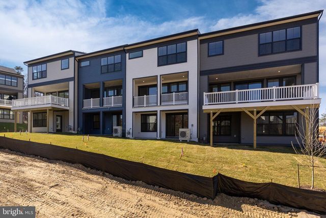 8456 BEGONIA LN, Lorton, VA 22079