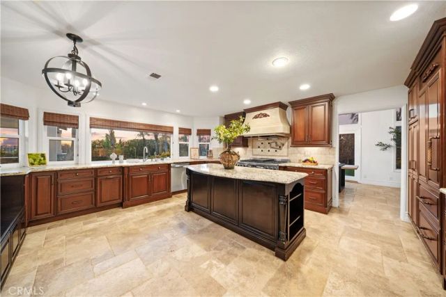 22101 Stillwater, Mission Viejo, CA 92692
