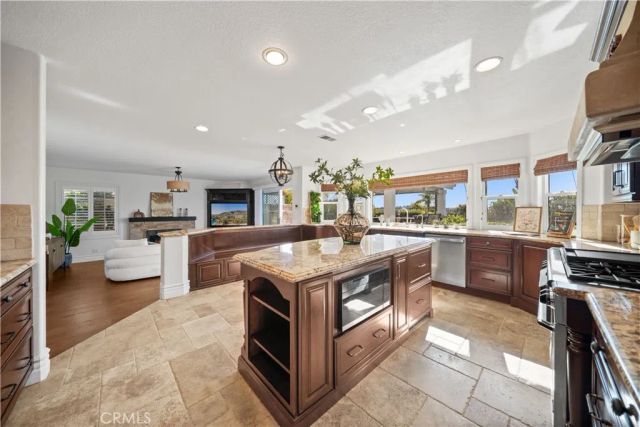 22101 Stillwater, Mission Viejo, CA 92692