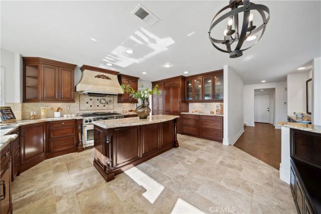 22101 Stillwater, Mission Viejo, CA 92692