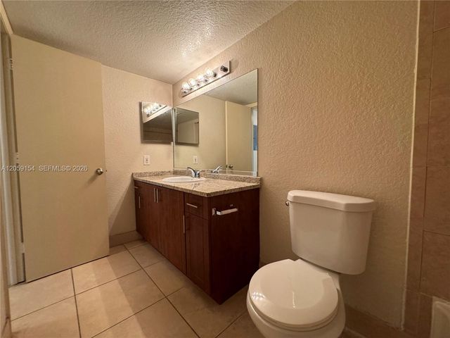 417 Vista Isles Drive 2324, Sunrise, FL 33325