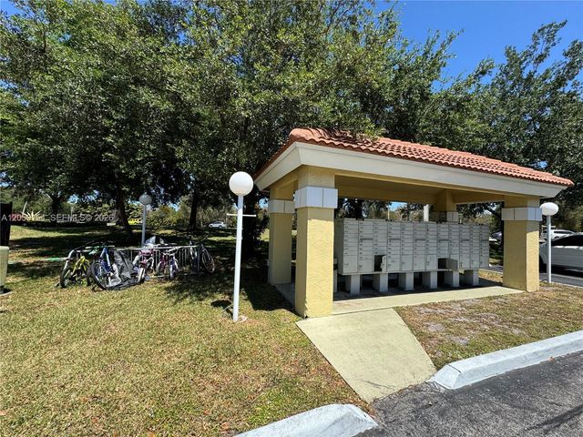 417 Vista Isles Drive 2324, Sunrise, FL 33325