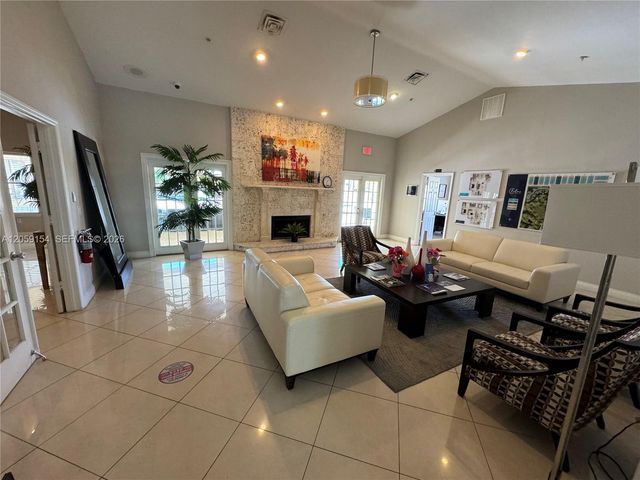 417 Vista Isles Drive 2324, Sunrise, FL 33325