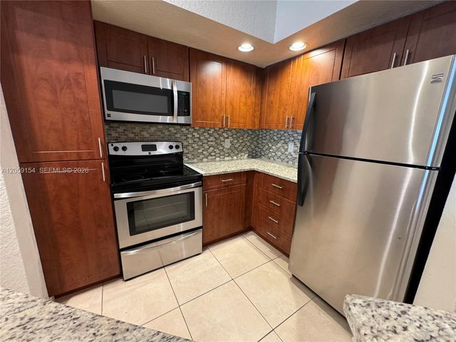 417 Vista Isles Drive 2324, Sunrise, FL 33325