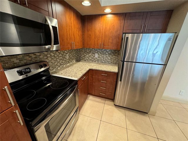 417 Vista Isles Drive 2324, Sunrise, FL 33325