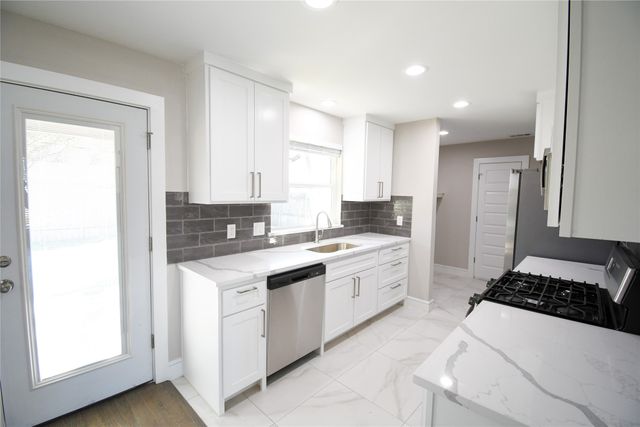1422 Addington Street, Irving, TX 75062