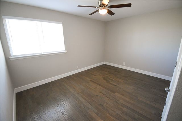 1422 Addington Street, Irving, TX 75062