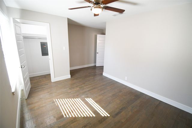 1422 Addington Street, Irving, TX 75062
