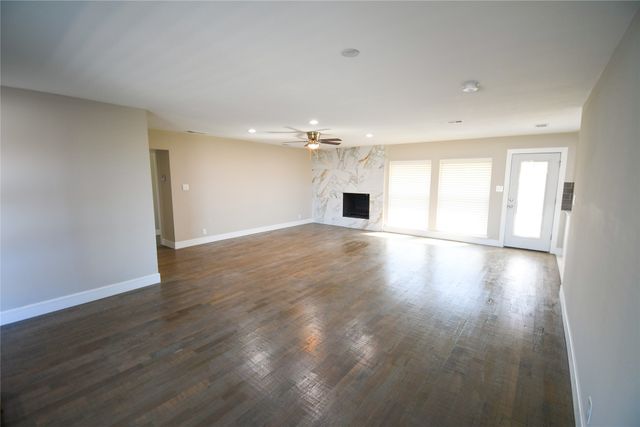 1422 Addington Street, Irving, TX 75062