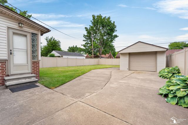 15580 Aster Avenue, Allen Park, MI 48101
