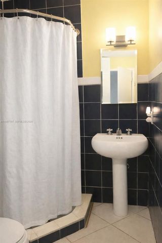 3151 Freeman St, Miami, FL 33133