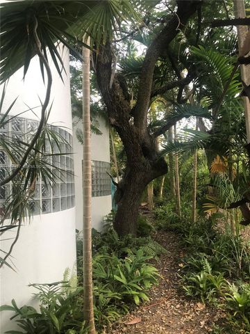 3151 Freeman St, Miami, FL 33133