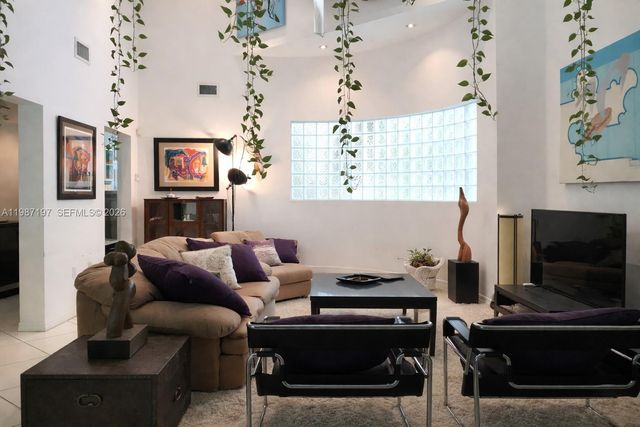 3151 Freeman St, Miami, FL 33133