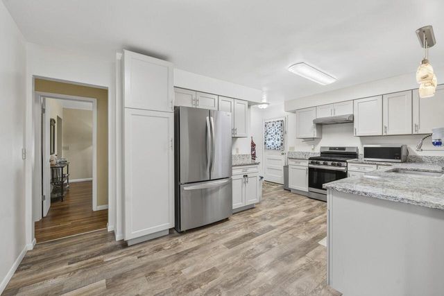 7072 Delview AVENUE, Delavan, WI 53115
