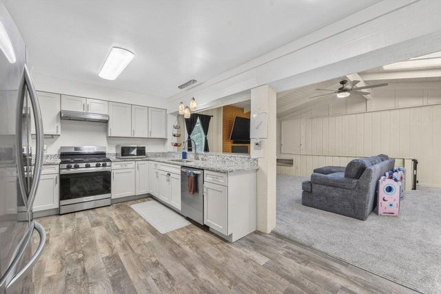 7072 Delview AVENUE, Delavan, WI 53115
