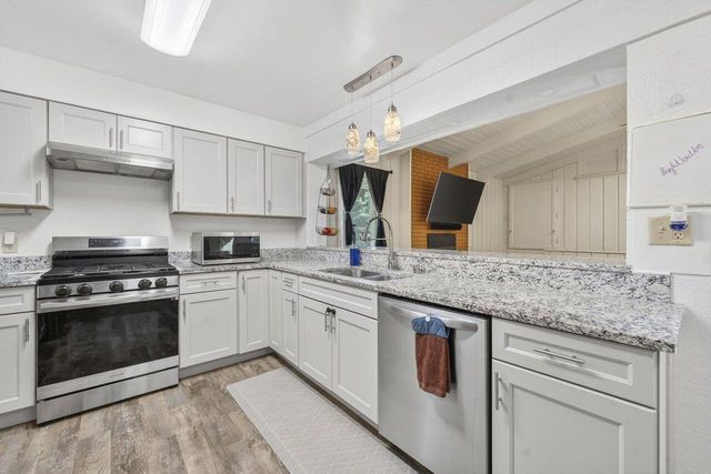 7072 Delview AVENUE, Delavan, WI 53115