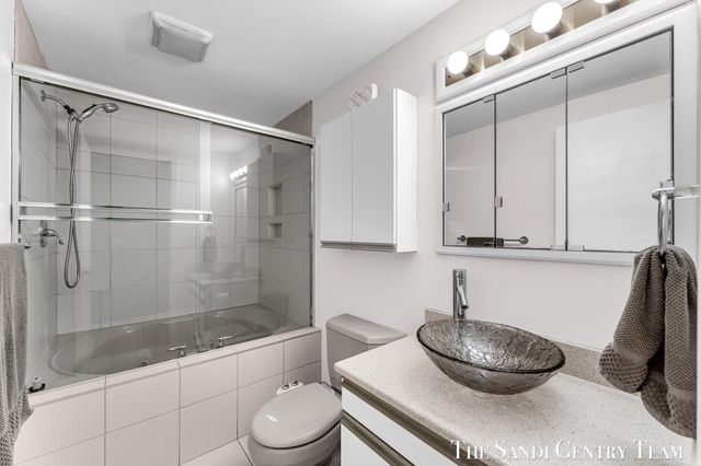 17083 Spahr Street, Ferrysburg City, MI 49456