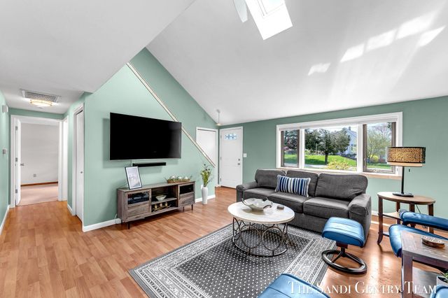 17083 Spahr Street, Ferrysburg City, MI 49456