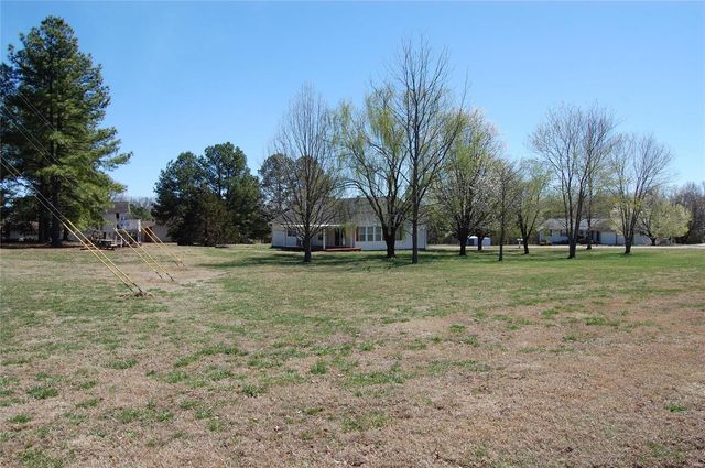 5711 Cedar Valley Drive, Poplar Bluff, MO 63901