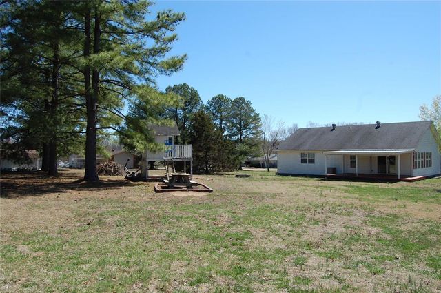 5711 Cedar Valley Drive, Poplar Bluff, MO 63901