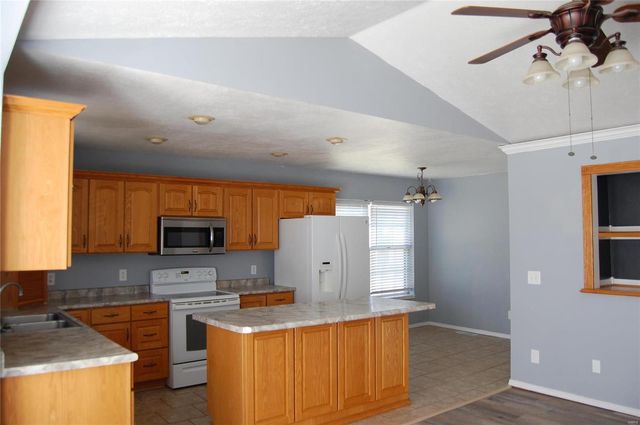 5711 Cedar Valley Drive, Poplar Bluff, MO 63901