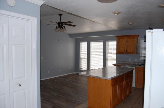 5711 Cedar Valley Drive, Poplar Bluff, MO 63901