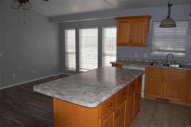 5711 Cedar Valley Drive, Poplar Bluff, MO 63901