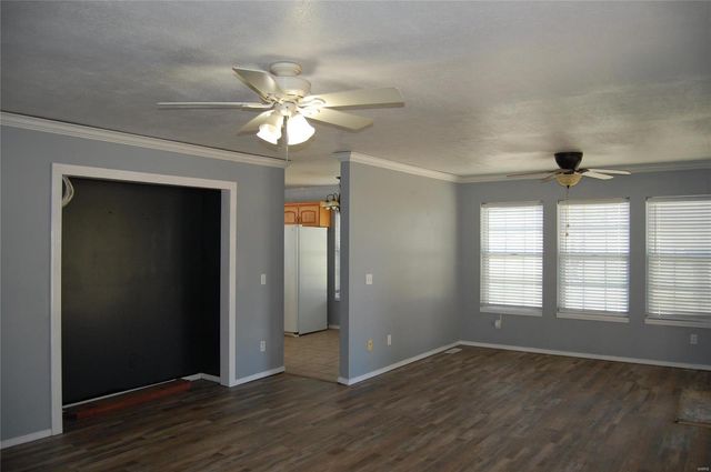 5711 Cedar Valley Drive, Poplar Bluff, MO 63901