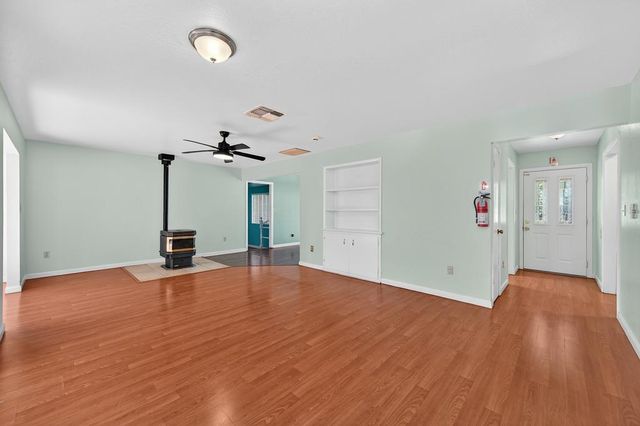 5897 Silverleaf Dr, Foresthill, CA 95631