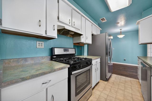 5897 Silverleaf Dr, Foresthill, CA 95631