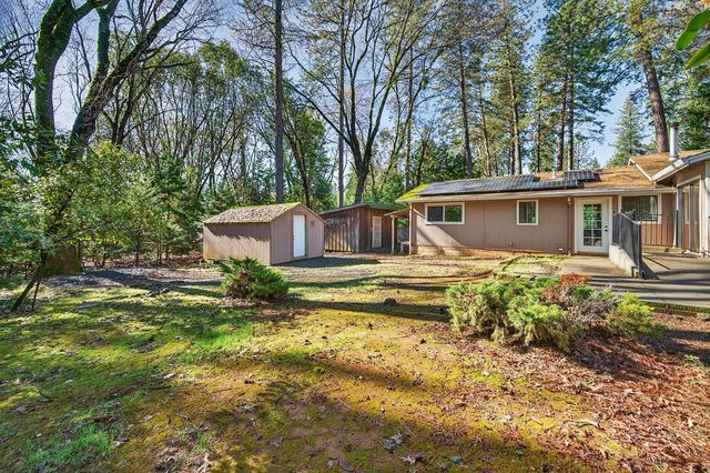 5897 Silverleaf Dr, Foresthill, CA 95631