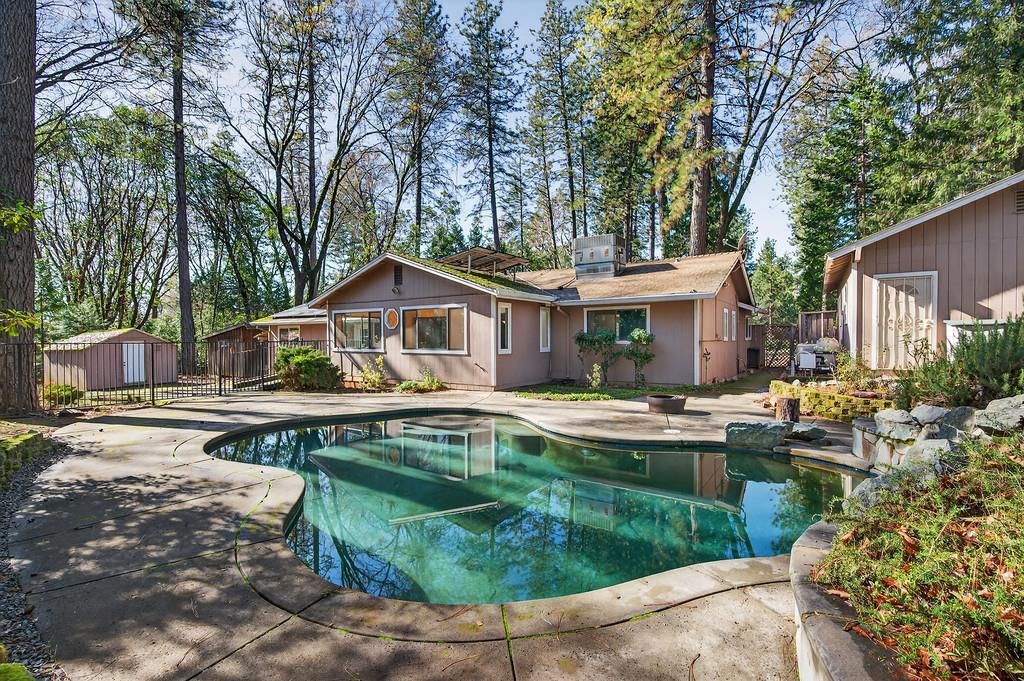 5897 Silverleaf Dr, Foresthill, CA 95631