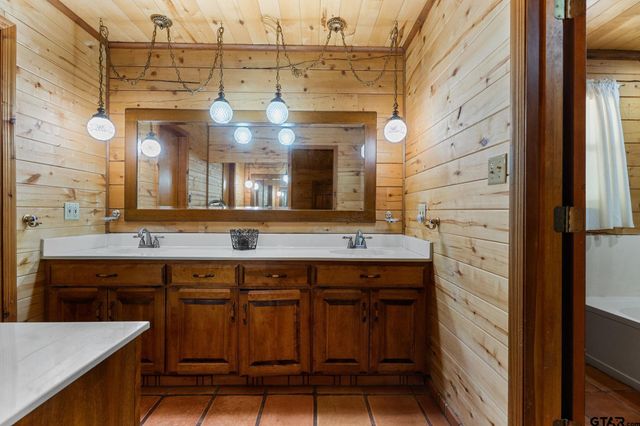 1081 CR 3875, Mineola, TX 75773