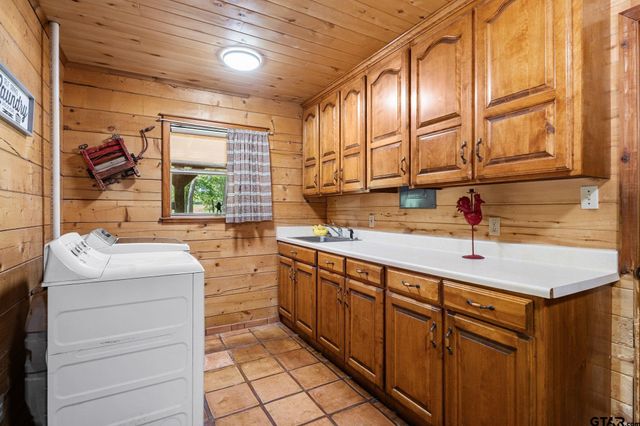 1081 CR 3875, Mineola, TX 75773