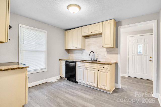 4229 Plato Circle, Charlotte, NC 28208