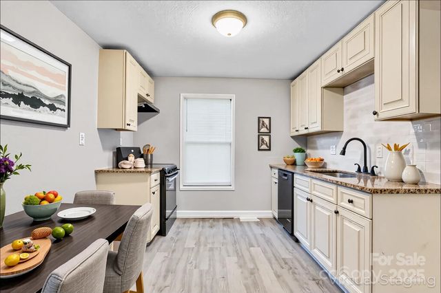 4229 Plato Circle, Charlotte, NC 28208