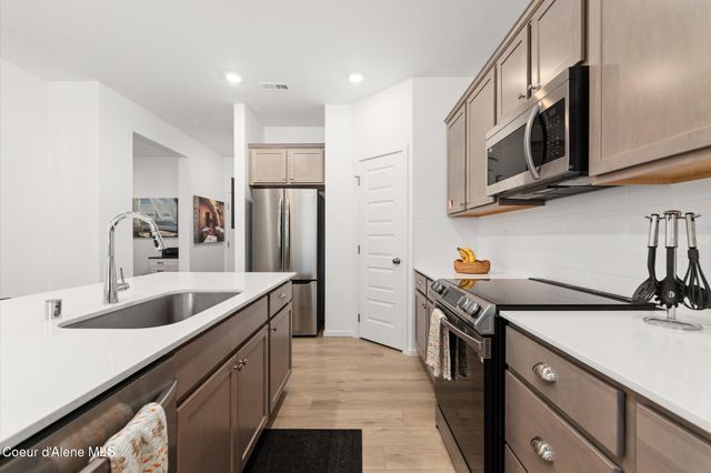24815 E Snowy Owl Loop, Liberty Lake, WA 99019
