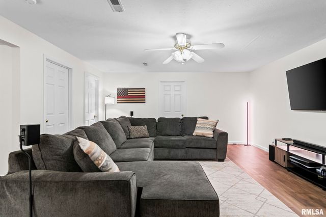 5217 Manhattan Drive, Springfield, IL 62711