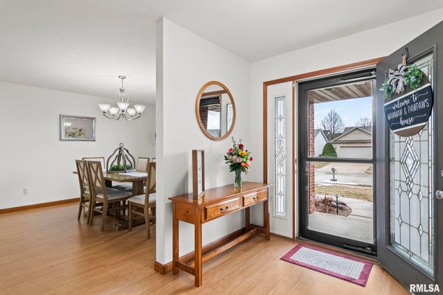 5217 Manhattan Drive, Springfield, IL 62711