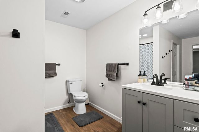 5217 Manhattan Drive, Springfield, IL 62711