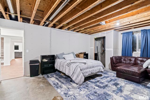 5217 Manhattan Drive, Springfield, IL 62711