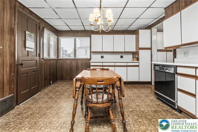 115 Whitfield Street, Nazareth Boro, PA 18064