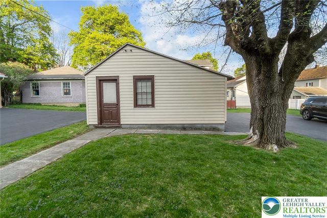 115 Whitfield Street, Nazareth Boro, PA 18064
