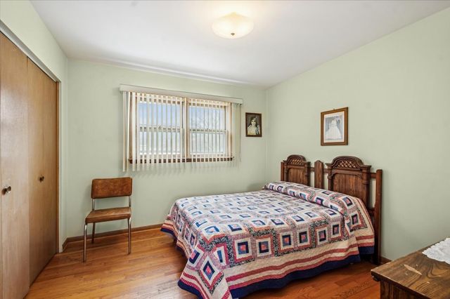 8516 N Ozanam Avenue, Niles, IL 60714