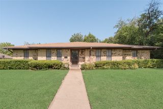 135 S Capri Drive, Duncanville, TX 75116